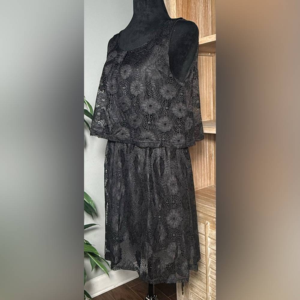 Black Sleeveless Loose Fit Floral Lace Mini Dress with Liner- Size L NWOT